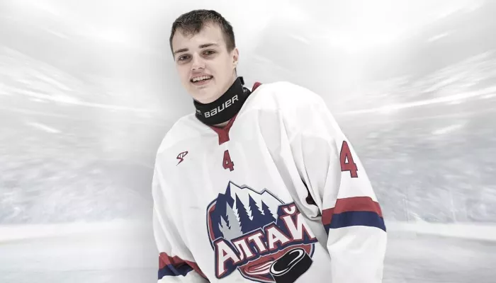 22-летний алтайский хоккеист Сергей Жуков умер после долгой болезни