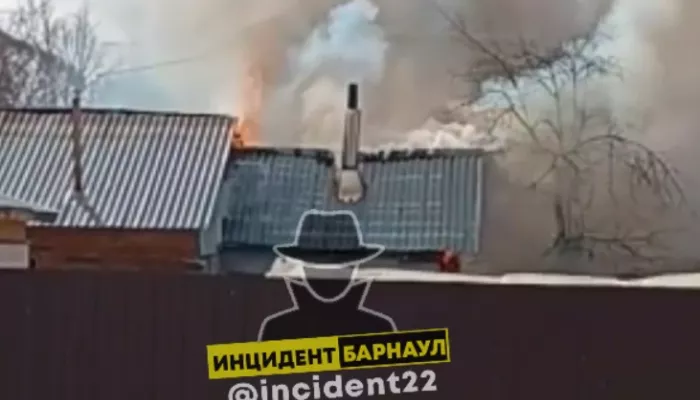 Два человека пострадали при пожаре на ВРЗ в Барнауле