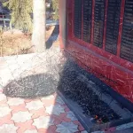 Алтайский школьник поджег венки у стелы на мемориале Славы