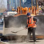 В мэрии Бийска прокомментировали жалобы на пыльную уборку дорог