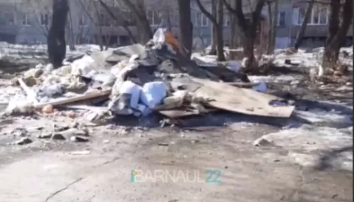 Барнаульцы обнаружили свалку на месте снесенной пекарни