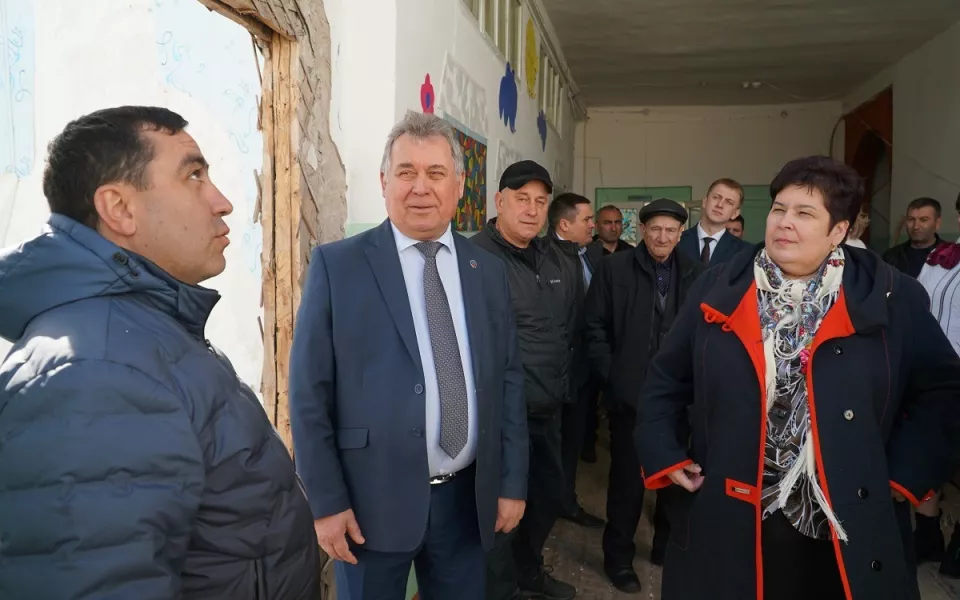 Две сельские школы капитально отремонтируют в Алтайском крае за федеральный счет