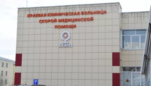 В Барнауле врачи борются за жизнь пострадавшего при крушении вертолета эзотерика