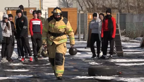 Пожарный кроссфит. В Барнауле прошли открытые тренировки со спасателями