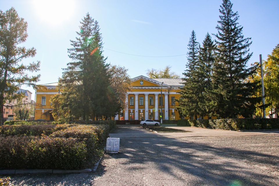 Демидовская площадь