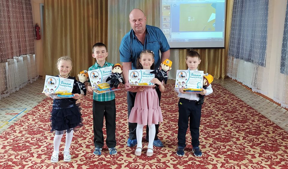 АО "Сибирь-Полиметаллы" поддержало участников детского конкурса исследовательских проектов