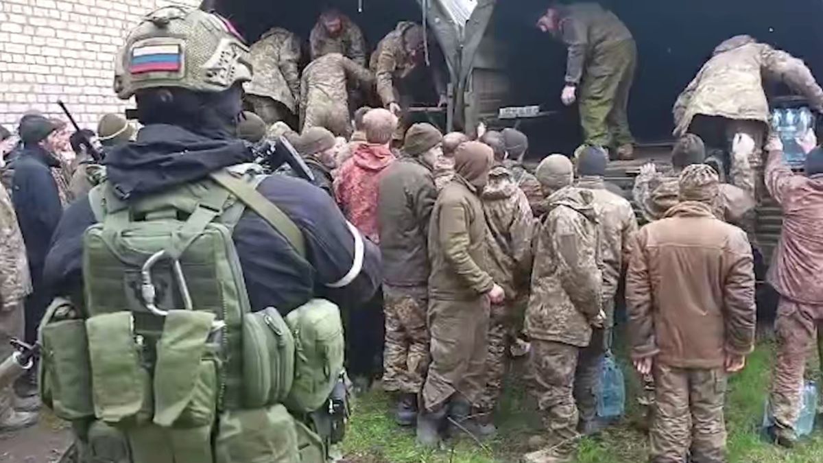 Украинские пленные отправляются домой
