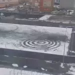 Жителей Барнаула встревожили странные круги на снегу