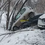 В Барнауле на дороге сложился бутерброд из разбитых машин