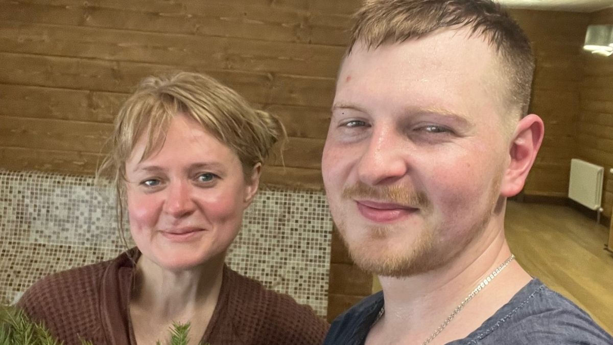 Бийский травник, пармастер и массажист Валентин с Анной Михалковой