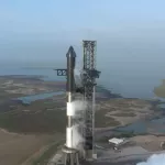 Сверхтяжелая ракета Илона Маска взорвалась во время первого испытания