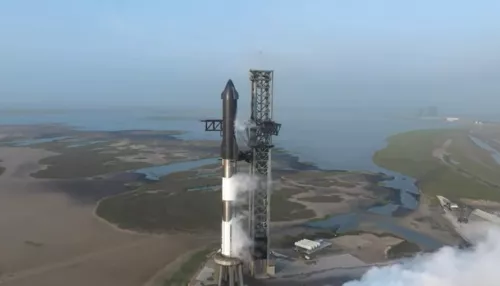 Сверхтяжелая ракета Илона Маска взорвалась во время первого испытания