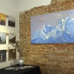 В барнаульской художественной галерее Код открылась выставка Магия вершин
