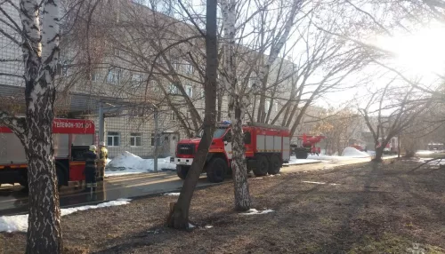 В Барнауле произошел пожар в медучреждении на улице Попова