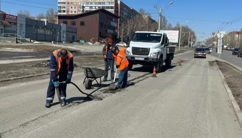 Подрядчики в Барнауле начали гарантийный ремонт дорог