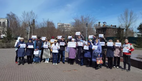 Барнаульские дольщики вышли на пикет, чтобы запретить продажу своего недостроя