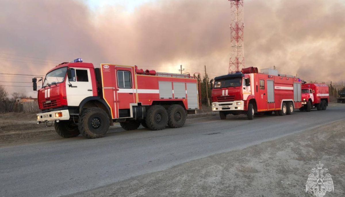 Под Ростовом глава местного МЧС показательно угнал пожарную машину - Толк  01.04.2024