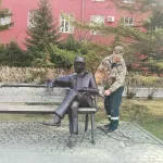 В Барнауле обновят памятник одинокому влюбленному у аграрного вуза