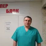 Алтайский хирург во время отпусков оперирует пациентов в зоне СВО