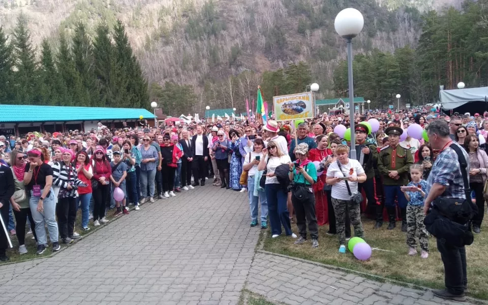 Рекордные 40 тысяч гостей собрались на фестивале Цветение маральника