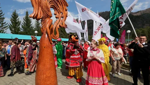 В Алтайском крае прошел юбилейный фестиваль Цветение маральника. Фоторепортаж