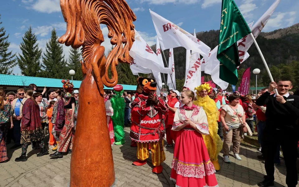В Алтайском крае прошел юбилейный фестиваль Цветение маральника. Фоторепортаж