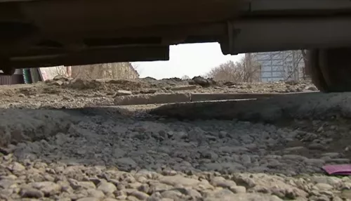 Бийчане недовольны ямами на дорогах, которые остаются после ремонта теплосетей