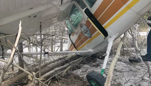 Легкомоторный самолет совершил жесткую посадку в Новосибирске