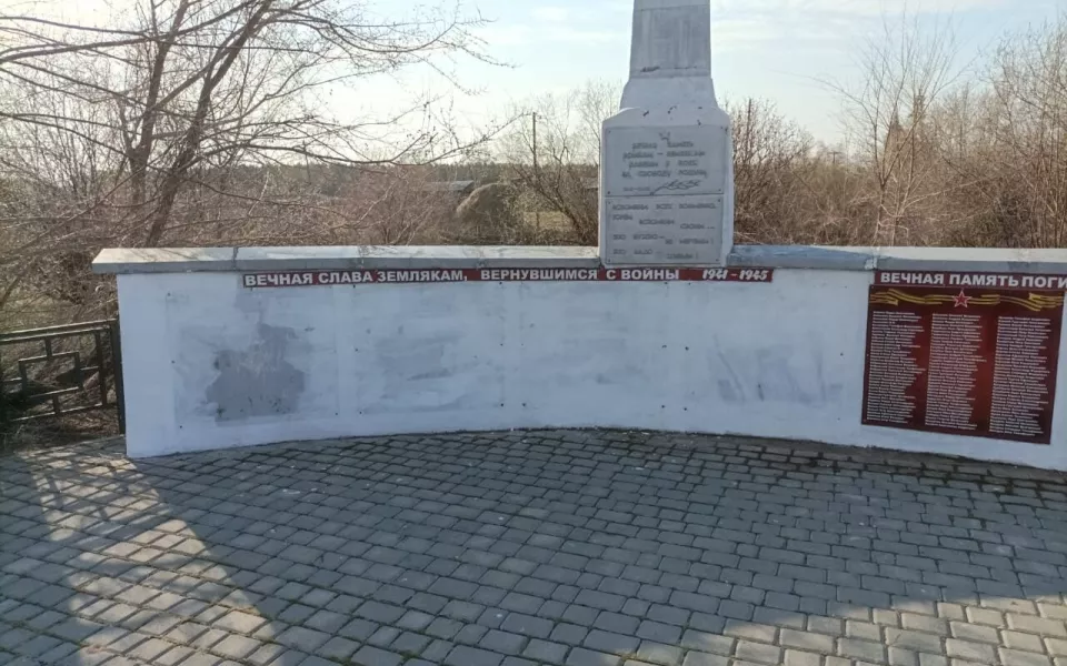 В Волчихинском районе восстановят испорченный вандалами памятник участникам ВОВ