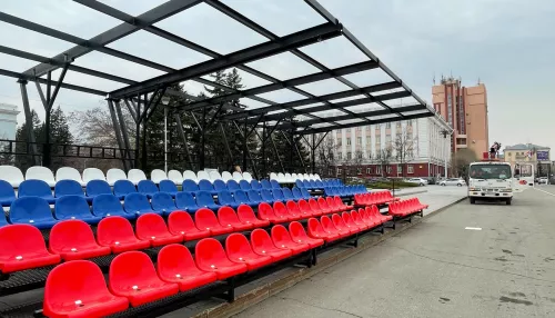 В Барнауле начали собирать трибуны для зрителей парада Победы