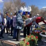 Кедры, цветы и концерты. Депутаты БГД поздравляют барнаульцев с Великой Победой