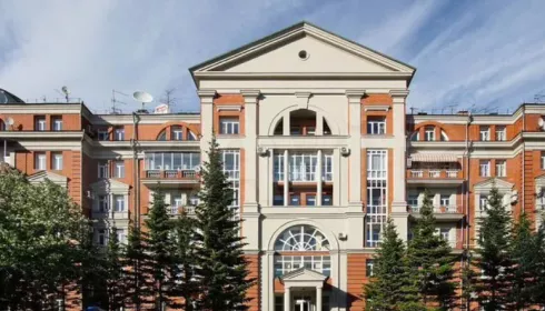 В Барнауле продают квартиру в необычном доме, получившем Демидовскую премию