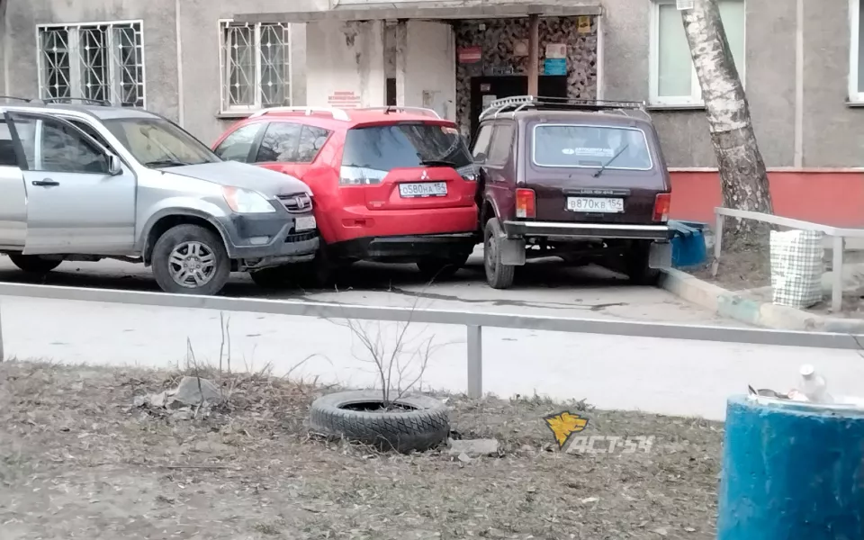 В Новосибирске подросток устроил массовое ДТП на машине родителей