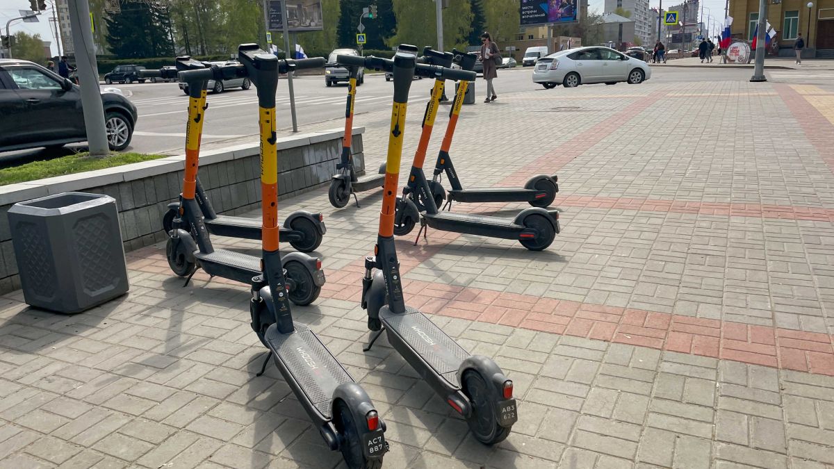 Самокаты на улицах Барнаула