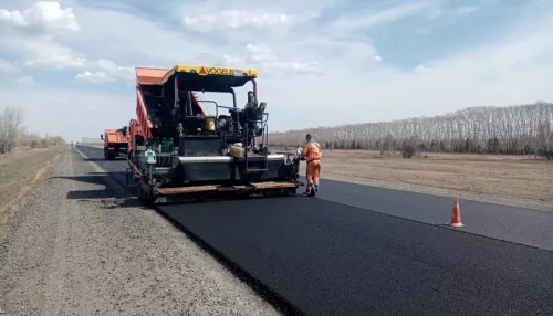 В Алтайском крае ремонтируют две дороги к соседним регионам