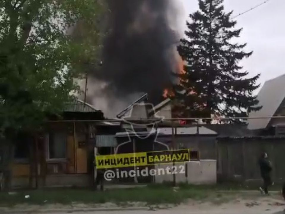 Пожар в доме на улице Фомина