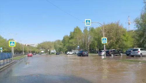 Водоканал назвал сроки устранения прорыва водопровода на Попова