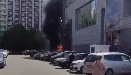 В Москве произошел крупный пожар в магазине Перекресток