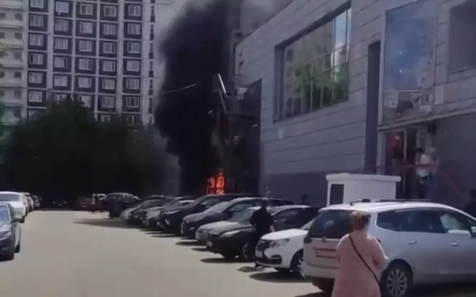 В Москве произошел крупный пожар в магазине Перекресток