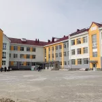 Губернатор проверил, как в Барнауле строят новую школу для четырех микрорайонов