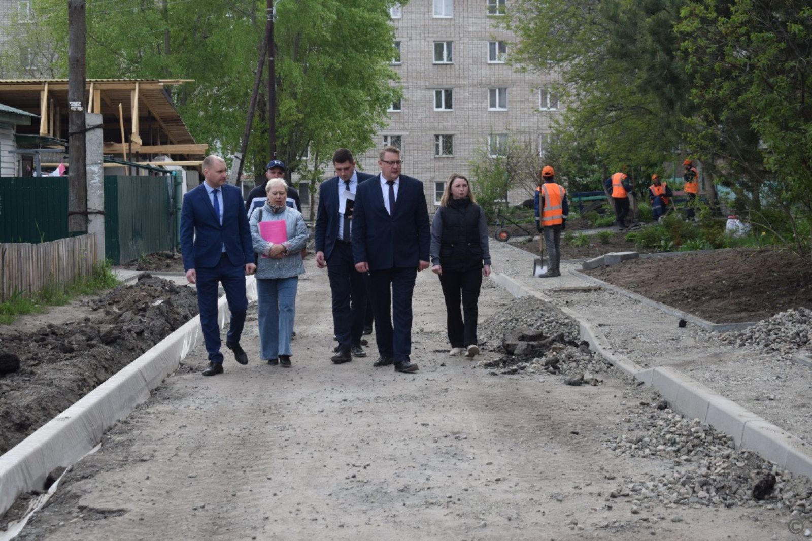 В Барнауле начали благоустраивать дворы в Индустриальном районе - Толк  17.05.2023