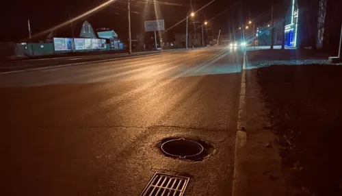Барнаульцев предупреждают об опасной яме на дороге в центре города