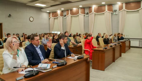 Слушания о поправках в Устав прошли 23 мая в Барнауле