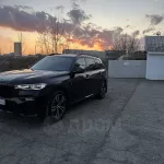 В Барнауле за 12,3 млн рублей продают BMW со светящейся панорамной крышей