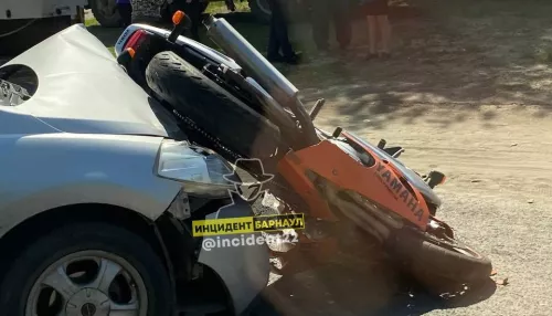 Мотоциклиста увезли в больницу после ДТП с легковушкой в Новоалтайске