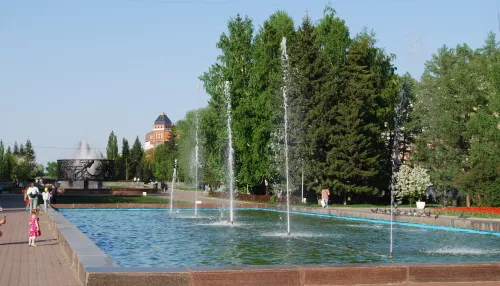 В Барнауле заработали 14 фонтанов: почему в них нельзя купаться