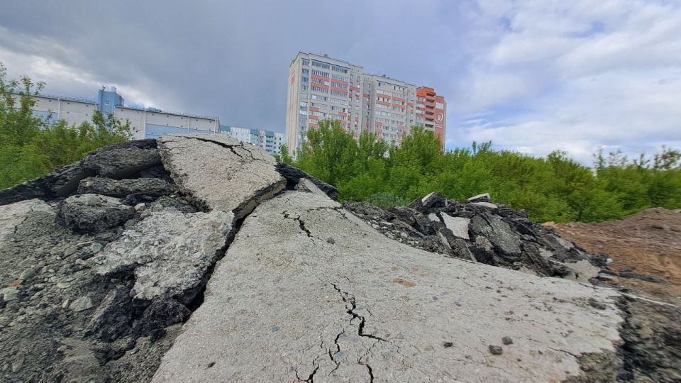 Свалка и "захоронения" строительного мусора на Павловском тракте, 152