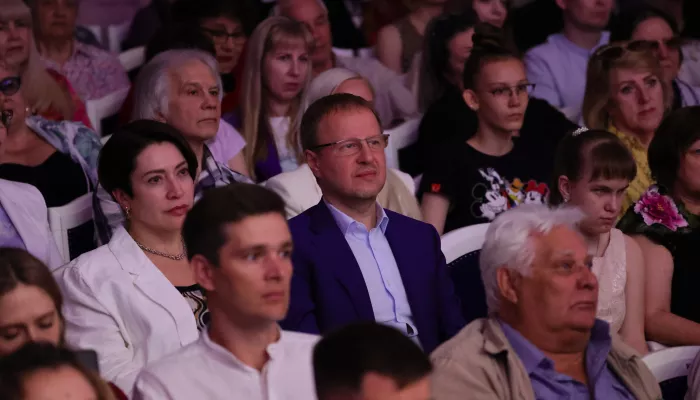 Виктор Томенко с женой посетили благотворительный концерт с Губерниевым