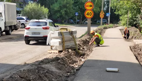 Вице-мэр Барнаула лично проверил ремонт дорог краевого центра