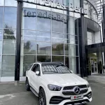 В Барнауле мощный Mercedes с панорамной крышей продают за 11,5 млн рублей